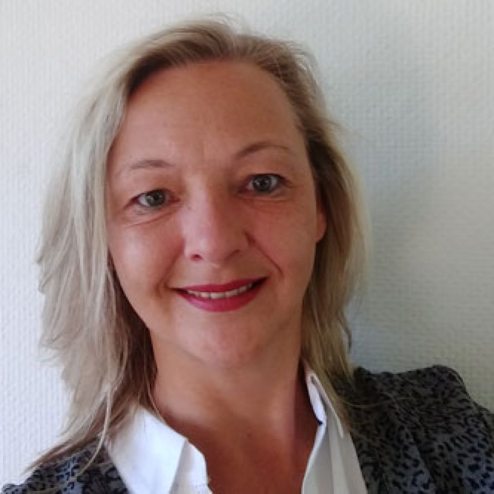 ansprechpartner-iris-huebner